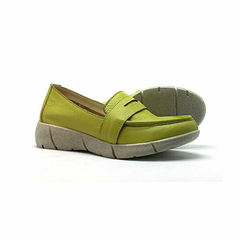 Loafer, couro lumi pistache, sola tratorada borracha expandida com fibra de coco. Ref. 021.1512. SOB ENCOMENDA na internet