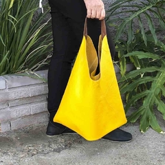 Bolsa Despojada - couro lumi mármore, formato 50 x 48 cm. Ref. 103. SOB ENCOMENDA - comprar online