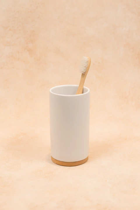 PORTA CEPILLO CERAMICA & BAMBU - comprar online