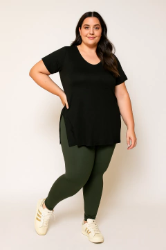 Blusa gola V sobre legging