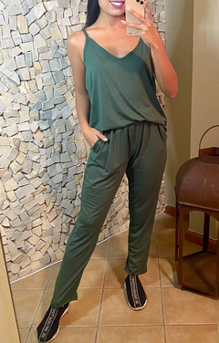 Calça em Malha Viscolycra Modelo Reta com Elástico na Cintura e Bolsos - comprar online