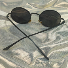 Round Black - Genie Vintage 