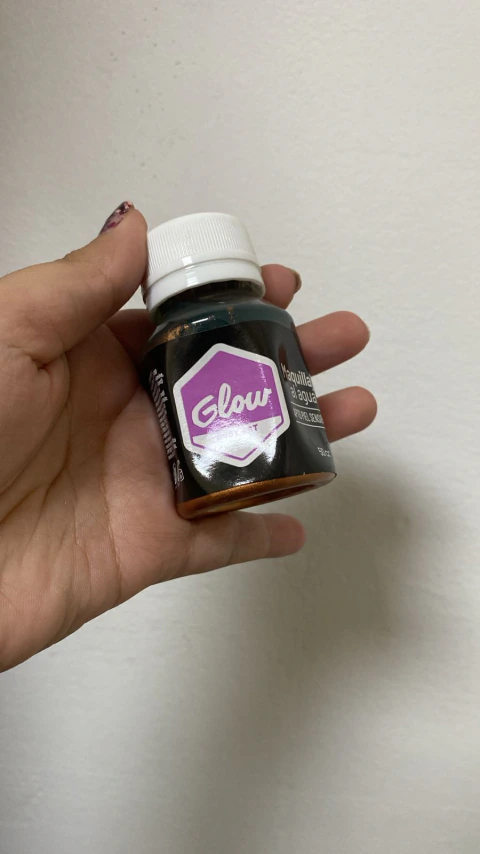 Maquillaje al agua glow metalizado cobre