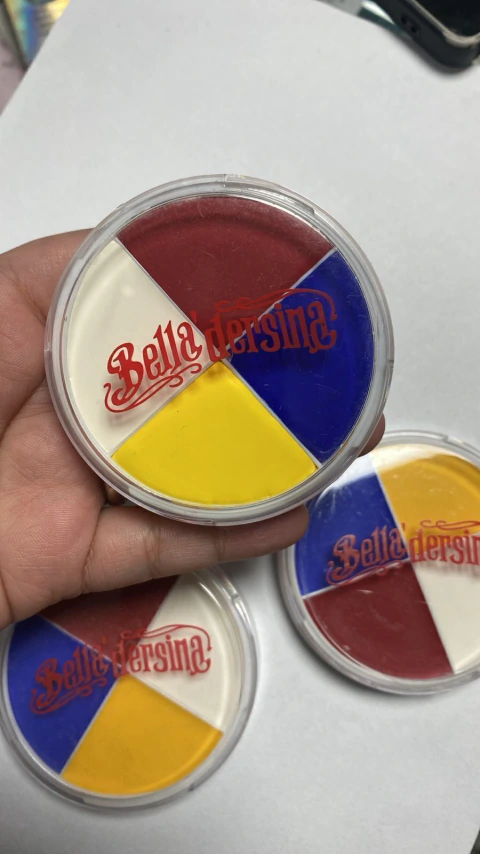 Imagen de Cuarteto maquillaje cremoso Bella dersina