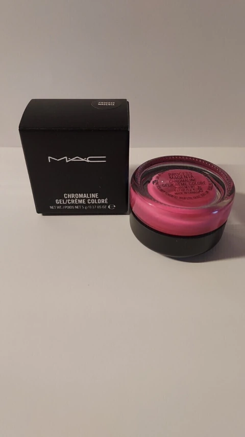 MAC Chromaline Gel/Creme Color Process Magenta .17g. Gel /crema