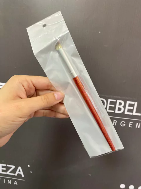 Brocha manicuria “pata de cabra” manicuria deco