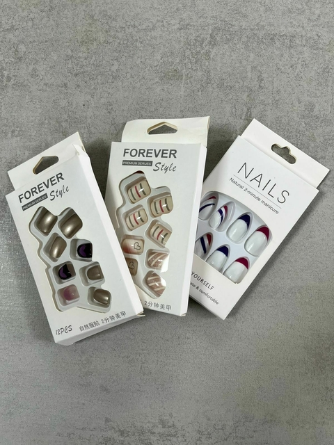 uñas postizas 12 piezas diferentes diseños