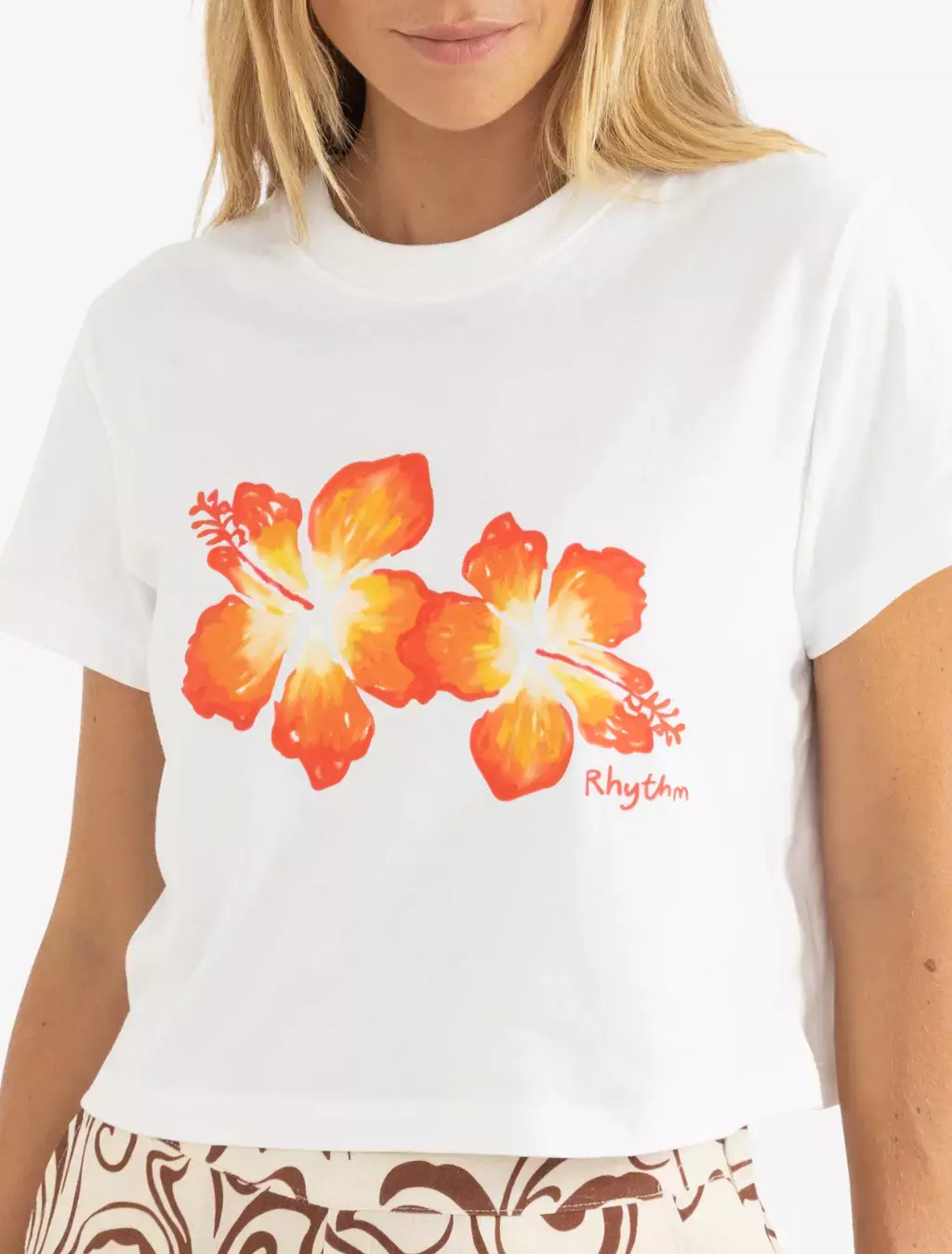 HIBISCUS FLORAL CROP CREW TEE WHT (8178)