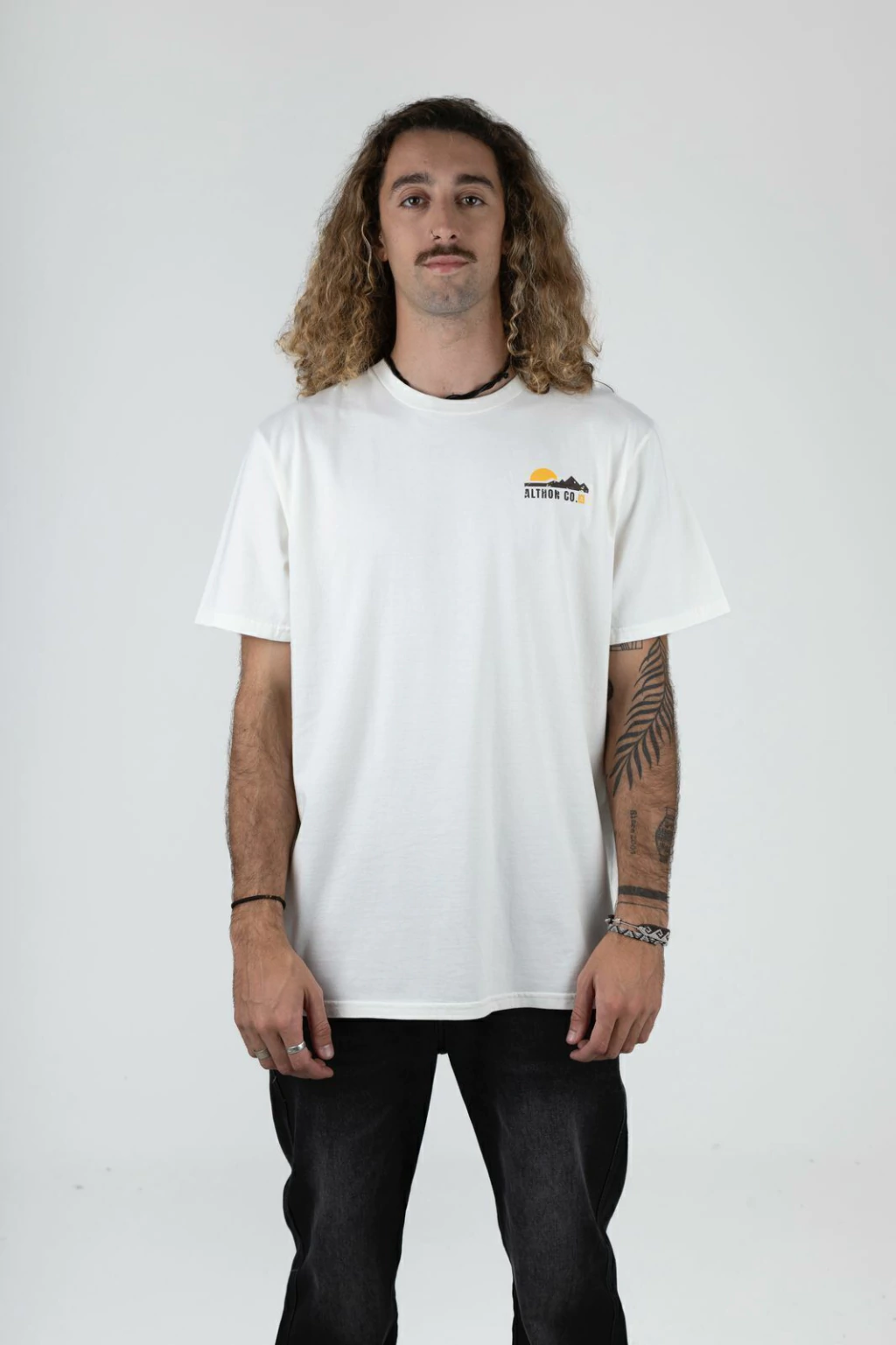 CALLING CLASSIC TEE (8149)