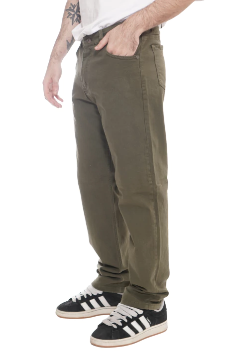 Pantalón MD58 Bull Denim color Verde Militar Regular Fit - comprar online