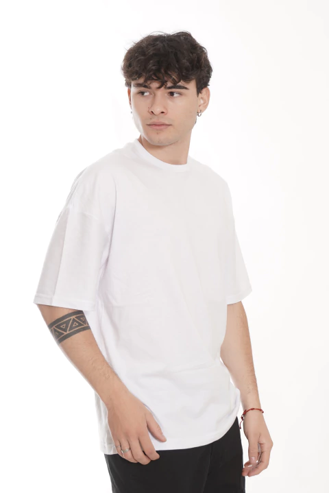 Remera Lisa Oversize MD58 Essentials - MD58