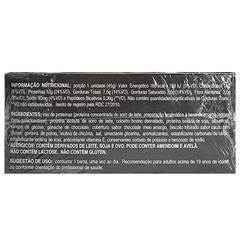 Embalagem da barra de proteínas gourmet sabor Cookies & Cream da Black Skull, com informações nutricionais e ingredientes destacados.