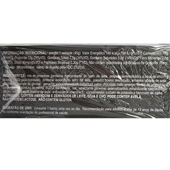 Embalagem do Kit 12 Whey Bar Barra de Proteínas Gourmet Sabor Torta de Chocolate & Creme de Amendoim Black Skull, mostrando informações nutricionais e ingredientes.