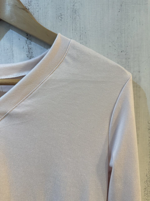 Remera en V modal soft en internet