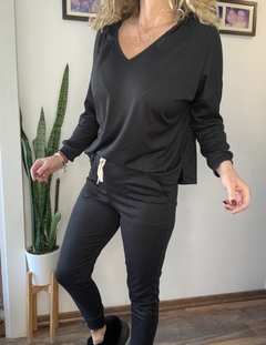 Remera con capucha Cata lisa - comprar online