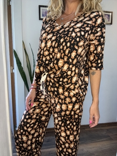 Remera Print caramelo - ANIMAL PINK
