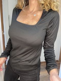 Remera Cuadrada lisa
