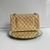BOLSA CHANEL CLASSIC FLAP MÉDIA BEGE LAMBSKIN - loja online