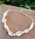 KIT 24 unidades - Colar choker búzios e pérolas
