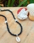 Colar choker preto com búzios e estrelas