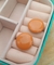 Brinco botão caramelo