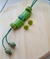 Conjunto verde tons colar longuinho + brinco