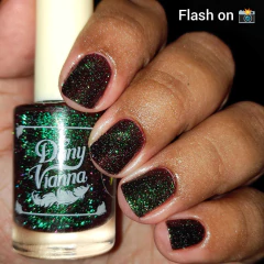 But My Lipstick's Red na internet