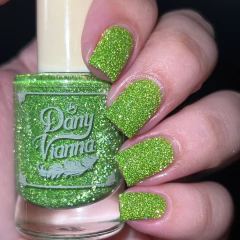 GREEN APPLE - By Dany Vianna Esmaltes Artesanais