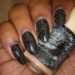 Black Sequins na internet