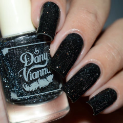 Black Sequins - By Dany Vianna Esmaltes Artesanais