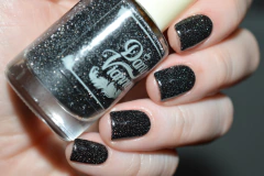 Black Sequins na internet