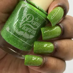 GREEN APPLE - By Dany Vianna Esmaltes Artesanais
