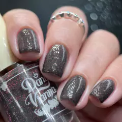 Black is this Year's Pink - By Dany Vianna Esmaltes Artesanais