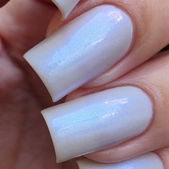 Moonstone - By Dany Vianna Esmaltes Artesanais