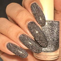 Black Sequins na internet