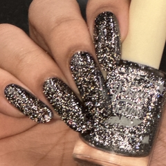 Black Sequins na internet
