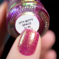 Itty Bitty Space - By Dany Vianna Esmaltes Artesanais