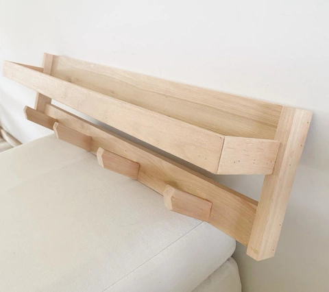 Perchero con estante