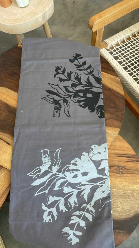 Mantel grey & flowers - comprar online