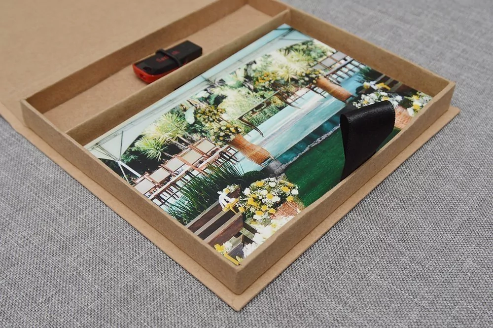 Caixa pen drive e fotos kraft Gravação Preta