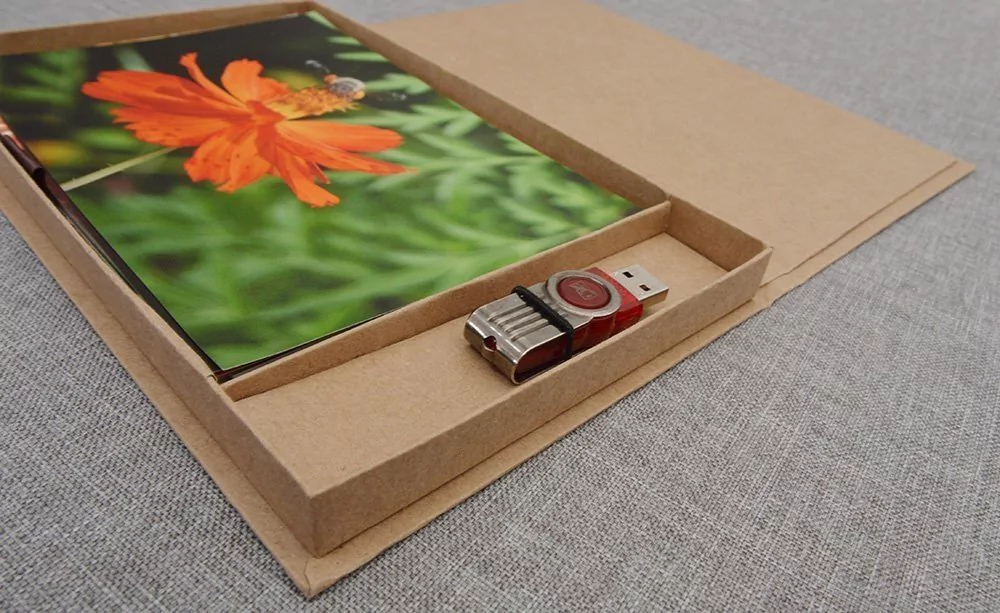 Case de pen drive e fotos papel kraft