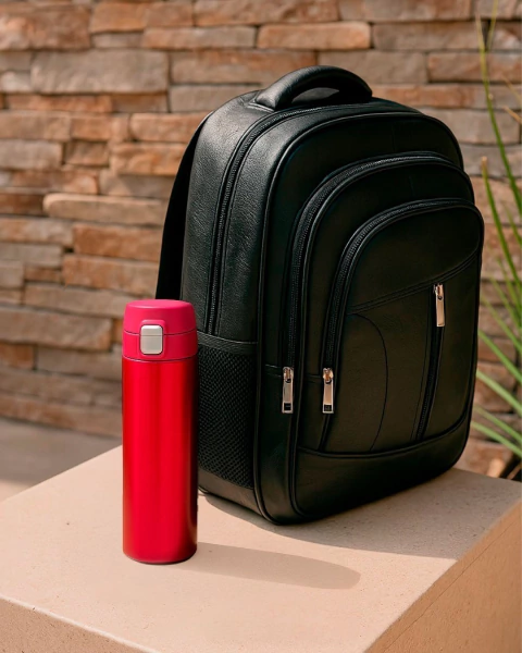 Mochila Ecocuero 3 Cierres + Botella Termica 500ml De Regalo en internet