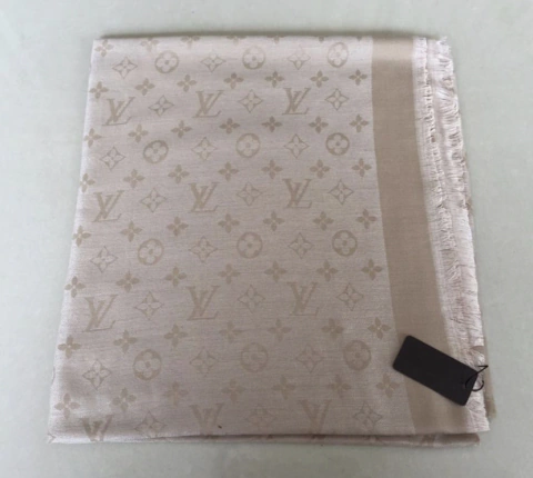 Echarpe Louis Vuitton Bege - BRINDE