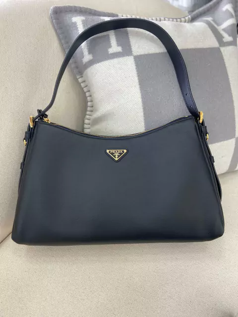 Bolsa Prada de Ombro Grande Preta Italiana