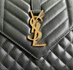 Bolsa YSL Envelope Preta Com Dourado Italiana na internet