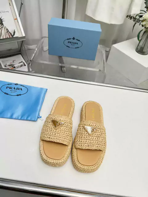Sandália Flat Plataforma Prada Em Ráfia Palha Italiana