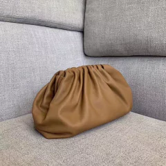 Bolsa Bottega Veneta The Pouch Caramelo Italiana - Bolsas e Grife