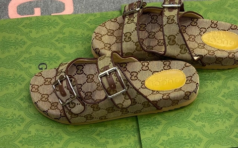 Flat Gucci GG Bege e Marrom Italiana