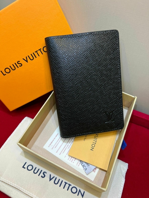 Porta Passaporte Louis Vuitton Preto Italiana