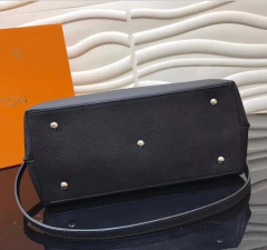 Bolsa Louis Vuitton Lockme Day - Bolsas e Grife
